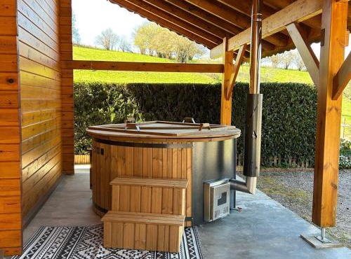 Chalet chaleureux avec sauna, terrain, terrasse et babyfoot à Saint-Nabord - FR-1-589-255