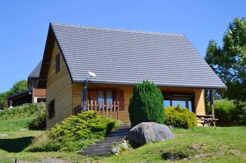 Chalet charmant à Saint-Gènes-Champespe avec parking privé