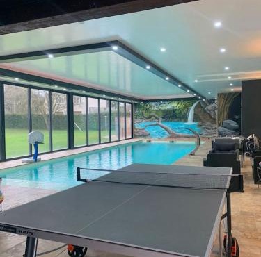 Chalet charmant à Clermont-Créans avec piscine partagée
