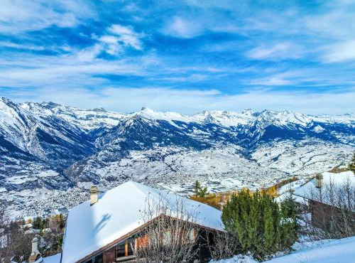 Chalet Cheechako by Interhome