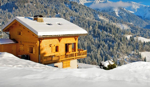 Chalet Chenavray - Manigod base for 10, spa & great skiing - OVO Network