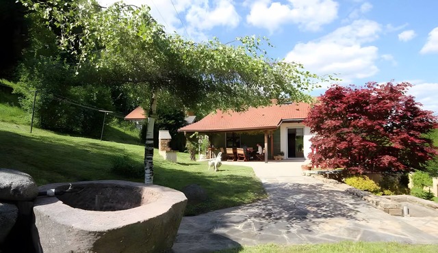 Chalet 'Chez Corinne' with Mountain View, Private Pool, Near Ski Resorts