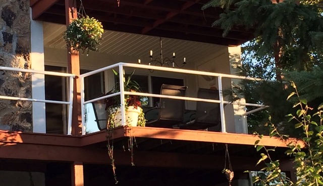 Chalet Chic - Laurentian Retreat - great for Family and Friends!