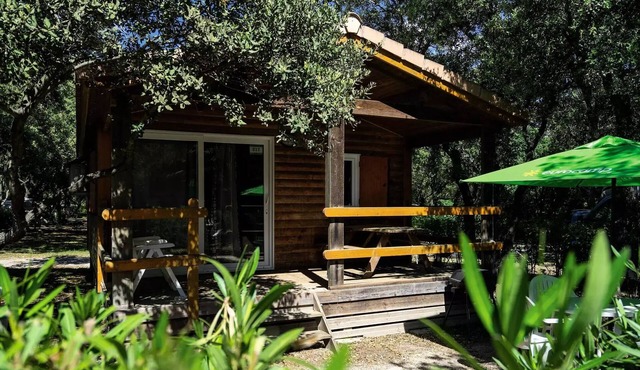 Chalet | Classic | 3 Ch. | 6 pers. | Raised terrace | A/C