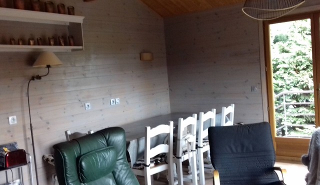 Chalet close to shops and spa