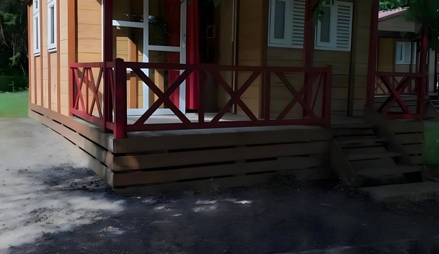 Chalet 'Club 5 Personnes 90' with Private Terrace, Private Garden and Wi-Fi