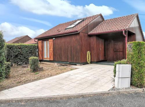 Chalet confortable à Giffaumont-Champaubert avec terrasse