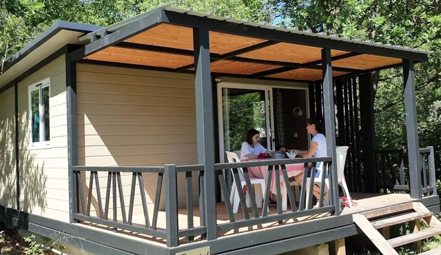 Chalet Confort 25m² 2 bedrooms - covered terrace - air conditioning 5 people