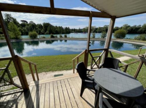 Chalet Confort 4 Pers avec Terrasse - API-1-52-866