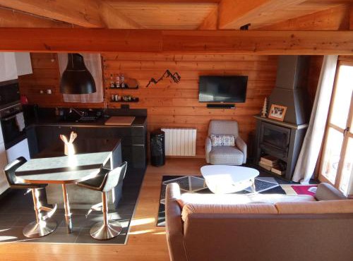 Chalet confortable avec accès piscine, 8 personnes - FR-1-504-692