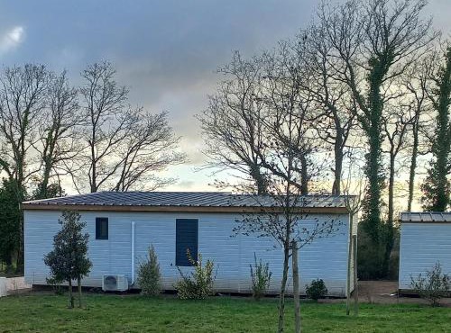 Chalet Confortable avec Clim et Parc/2 Chambres - FR-1-783-50