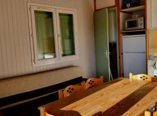 Chalet confortable avec terrasse, idéal pour 6 personnes - API-1-52-1520