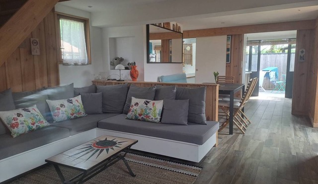 Chalet confortable avec terrasse et piscine