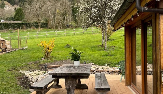 Chalet Cozy en Haute-Savoie - Mountain Getaway, Close to Amenities