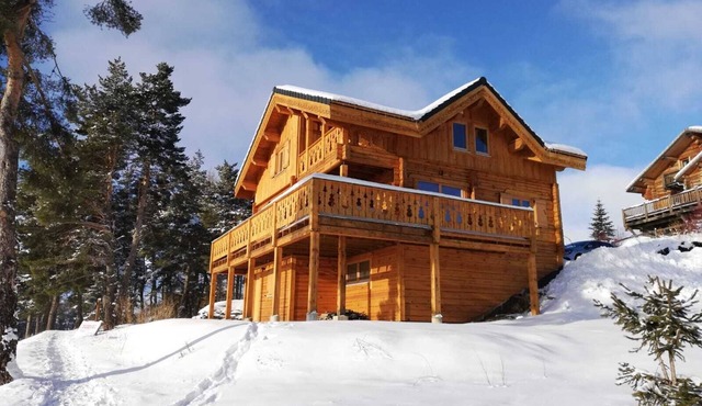 Chalet Cricri du Loup 142M2 capacity 14 people with Sauna and 5 bedrooms