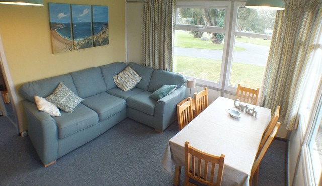 Chalet Cwtch, a cosy 5 bed holiday cottage in Roch, Pembrokeshire