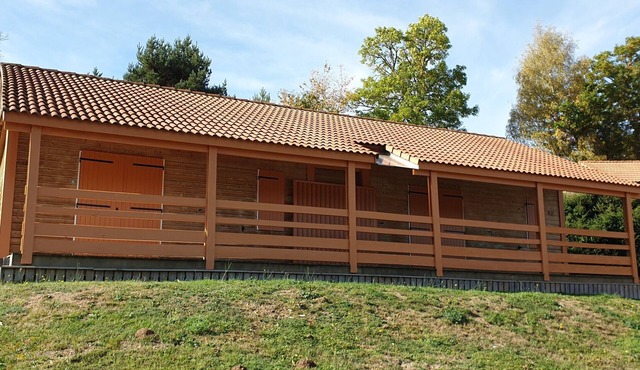 Chalet Dahlia with Mountain View, Shared Pool and Wi-Fi
