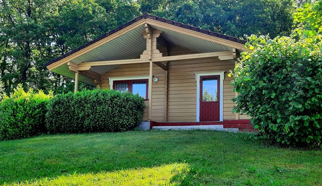 Chalet Dans un Village de Vacances au Coeur du Département du lot