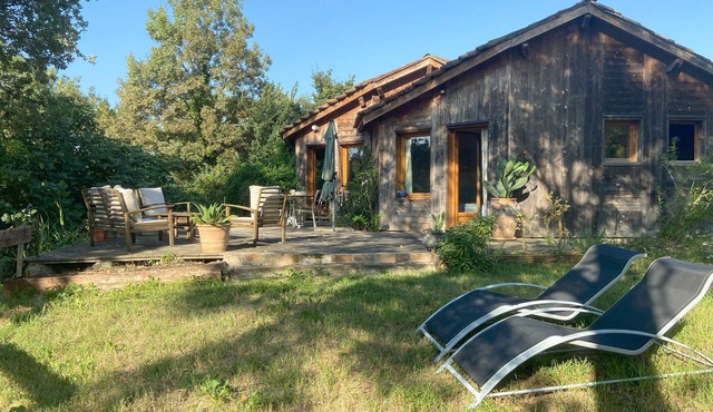 Chalet de Campagne au Cœur des Côteaux de Gascogne