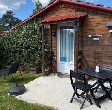 Chalet de campagne en Dordogne avec piscine