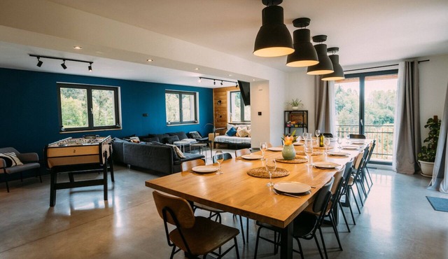 CHALET DE LA FOUGERE 15 PERS 180M2 BAUGES