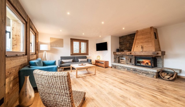 Chalet 'De La Joux' with Private Terrace and Wi-Fi