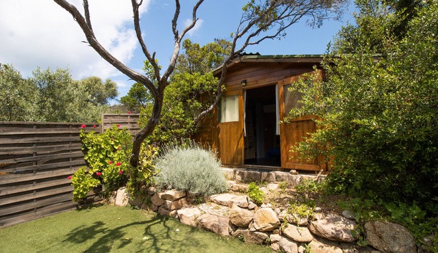 Chalet 'De La Plage Mathilde' with Sea View, Wi-Fi and Air Conditioning