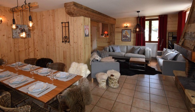Chalet de Louise - Five Bedroom Chalet, Sleeps 12