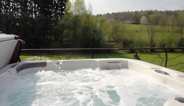 Chalet 'De Lucie et Lison' with Mountain View, Private Terrace and Wi-Fi