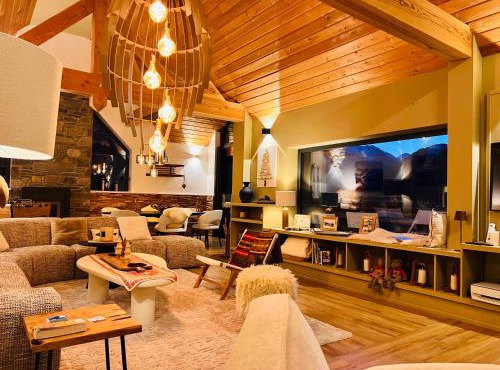 Chalet de luxe contemporain vue 360 degrés sur les montagnes