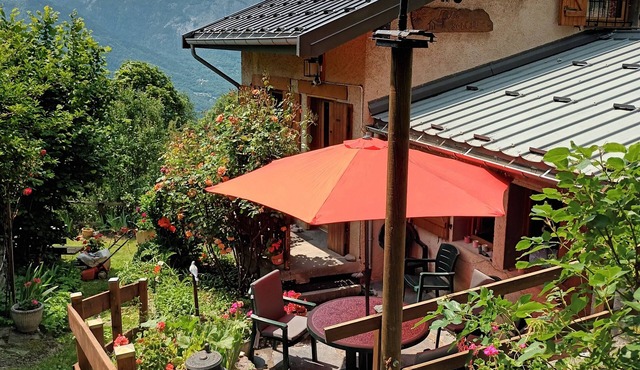 CHALET DE MONTAGNE AT 1170 m HAMEAU DE LA COMMUNE DE ORELLE. SUMMER WINTER