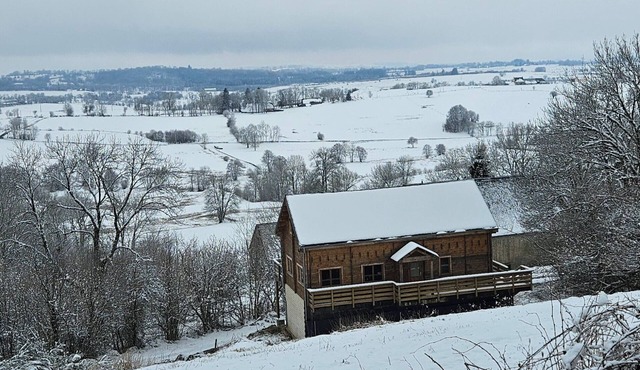Chalet des Fouilloux, spacious, peaceful, in the heart of nature with panoramic views.