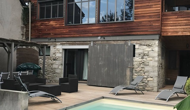 Chalet des Pyrénées with swimming pool