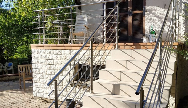 Chalet "Diff "150m from the lake, private garden and Wi-Fi