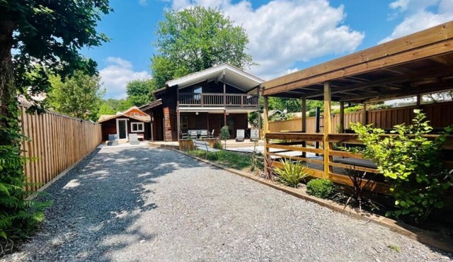 Chalet Domaine de la Forge 6/8 Pers Avec Jacuzzi Privatif et Accès Piscine