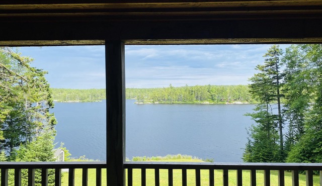 Chalet Drive - Lakefront Cottage