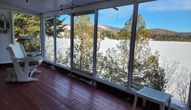 Chalet du cap Accès Privé Avec Quai au Lac. Animaux de Compagnie Acceptés