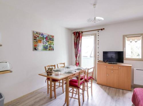 Chalet Duplex 4 Pers. avec Parking, Proche Télécabine et Commerces, Ski à 1700m - FR-1-401-39