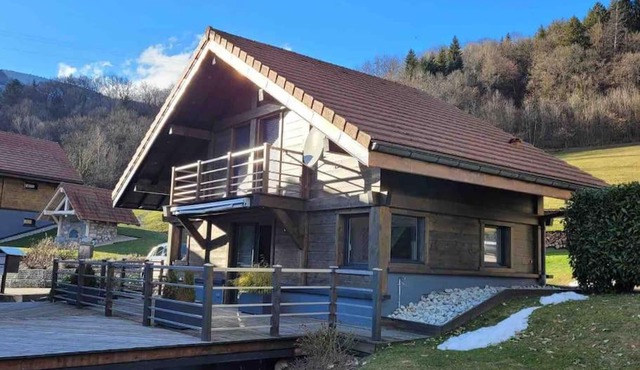CHALET DUPLEX CHARMANT ENTRE LAC ET MONTAGNES