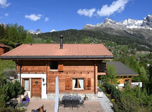 Chalet Ecureuil noir by Interhome