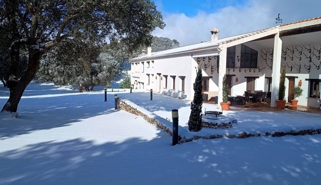 Chalet 'El Pinar De La Lobera' with Mountain View, Shared Pool and Wi-Fi