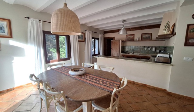 Chalet 'El Pinar De La Lobera' with Mountain View, Shared Pool and Wi-Fi
