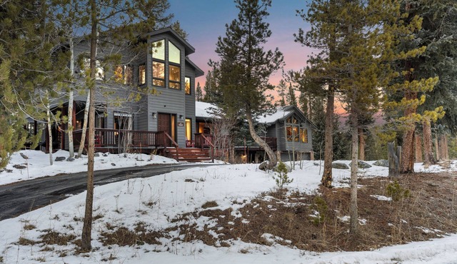 Chalet Ember is a luxury mountain retreat near Breckenridge designed for large groups. Enjoy a private sauna, outdoor hot tub, fire pit, and warm modern alpine interiors—perfect for ski trips, multi-family getaways, and year-round mountain escapes.