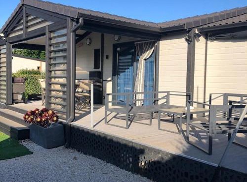 Chalet en bois 3 chambres dans domaine sécurisé avec piscine chauffée - FR-1-783-13