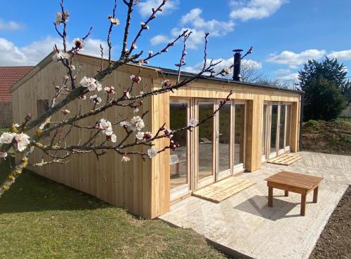 CHALET EN BOIS PRIVATIF ST POURCAIN SUR SIOULE