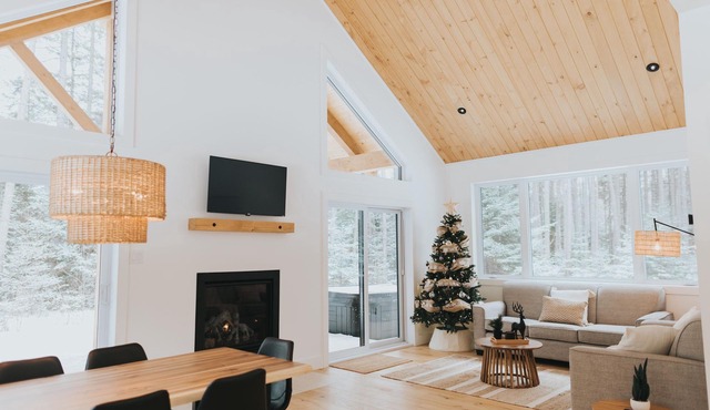 Chalet en Forêt Avec spa et Foyer Extérieur
