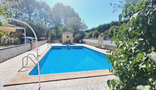 Chalet en La Yedra, Baeza, 3600 m2
