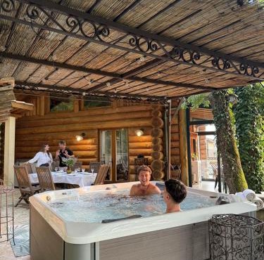 CHALET EN RONDINS AVEC SPA - 5 personnes