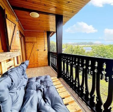 Chalet entièrement rénové proche Besançon