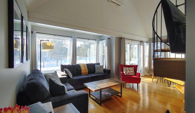Chalet Escapade Orford - Great golf and ski escape 5 minutes from Mont-Orford
